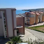 بيت ضيافة Zenith 4*