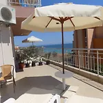 Zenith بيت ضيافة